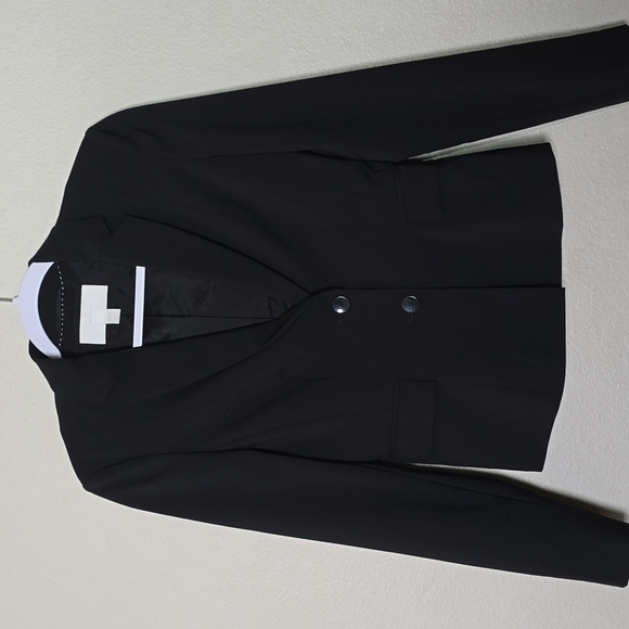 Hugo Boss Jackets & Blazers - Hugo boss 2 buttom closure office formal virgen wool blend blazer.